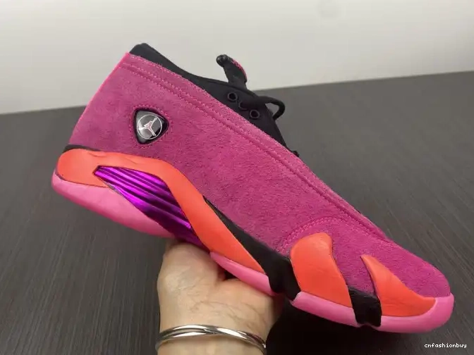 Shocking Retro Low (W) 14 Pink Jordan DH4121-600 0427